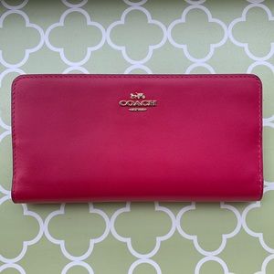 NWT COACH Skinny Wallet 🍒